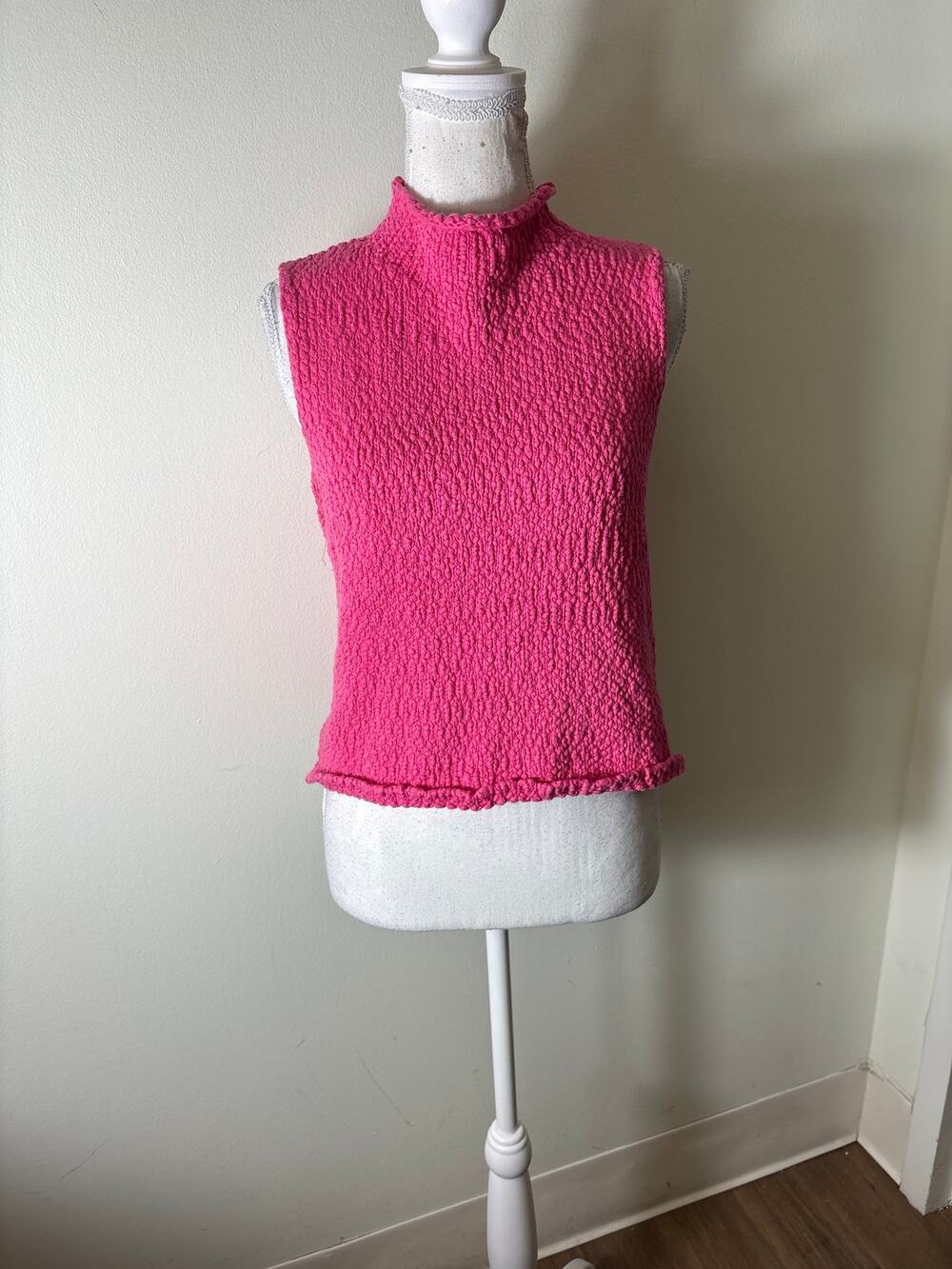 Sabyln Pink Knit Roll Over Neck Sleevless Sweater Sz L